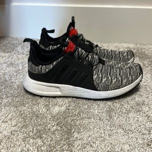 Unisex women’s size 8 and men’s 6.5. Adidas workout shoes.